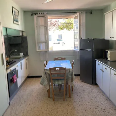 T1 - Centre Rez-de-chaussee * Port-la-Nouvelle